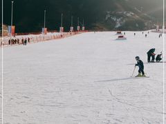 -荣盛康旅野三坡滑雪场