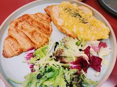 可颂配鲜虾滑蛋-Toris(LuOne凯德晶萃广场店)
