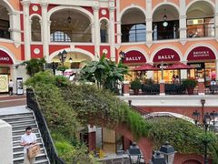 -佛罗伦萨小镇广佛名品奥特莱斯(疏港路店)