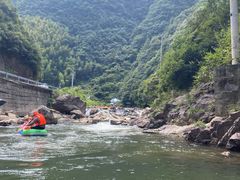 -安吉龙王山峡谷漂流