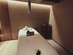 -灸春堂·艾灸·痛症·整脊连锁(之江银泰店)