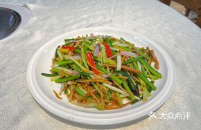 Wind City Stir-Fried Three Threads