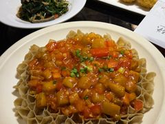 -东口码头·烧鸽子·鱼头泡饼·地方菜(金鹰悦城店)