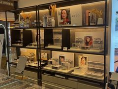 -博士眼镜集团石人工眼镜(虹口万泰店)
