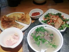 -大众跷脚牛肉馆·非遗传承单位(峨眉山店)