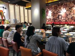 大堂-钱小主·自助回旋烤肉火锅餐厅(东方新天地店)