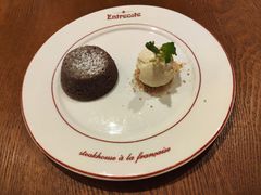 功克力熔岩蛋糕配冰淇淋-Entrecôte 法国牛扒馆(保利·时光里店)