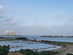-皇马海口湾海景酒店(万绿园秀英港店)