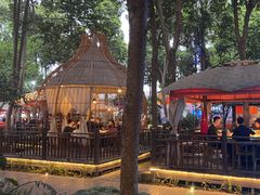 -二荆条·蜀鲜汇城市森林火锅