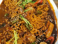 海鲜年糕炸酱面-富乐满韩国正宗炸鸡韩国料理(虹泉路店)