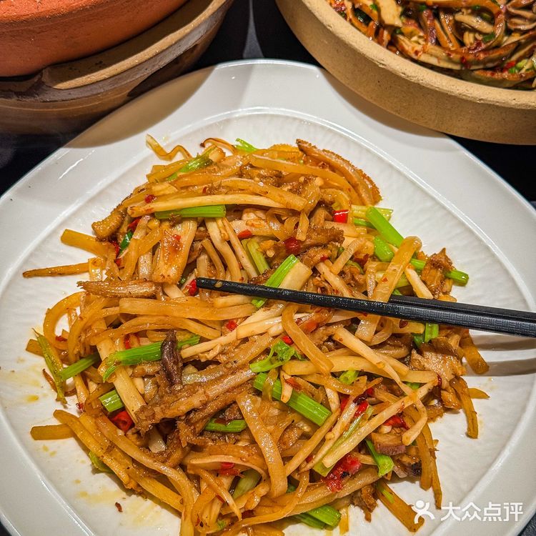 四方坪夜市附近,不能错过的一家湘菜!