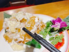 菠萝油条虾-觅山云南菜(泊富ICITY店)