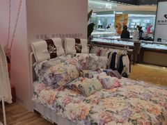 -王府井百货熙地港店