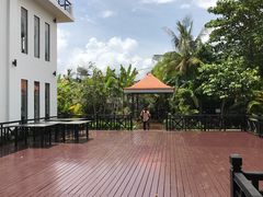-Neary Khmer Restaurant