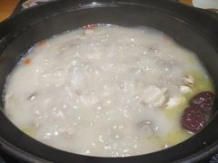 -洪氏嗨捞·广东猪肚鸡·椰子鸡火锅(西咸万象城店)