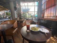 靠窗位-LIN COFFEE CO(龙珠达店)