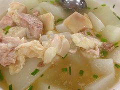 萝卜炖肘子-荣生萝卜汤饭店