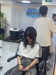 -V7 HAIR SALON