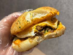 蜜汁炭烤风味牛堡-必胜客(航洋国际店)