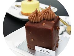 -UNI UNI(环亚凯瑟琳店)