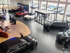 -奔驰北京鹏龙星徽(西大望路店)