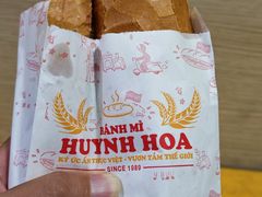 -Bánh Mì Huynh Hoa
