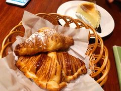 黄金流奶羊角-麦田工坊(月湖店)
