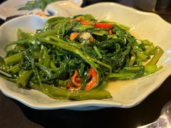 -大头虾越式风味餐厅(光明广场店)