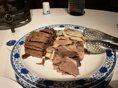 手把羊肉拼汗廷牛肉-巴音浩日娲·蒙餐(双林东路店)