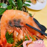 点赞坐下来以后先上的是刺身，很新鲜，口感不错