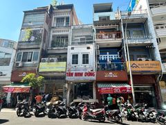-Bánh Mì Huynh Hoa