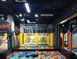 -蹦贝运动中心·蹦床·攀岩·闯关(龙岗店)
