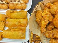 -爆炸头阿姨小四川正宗川味小吃(无任何分店)
