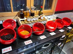 自助调料区-管家巷重庆火锅牛蛙黄骨鱼(东晓南店)