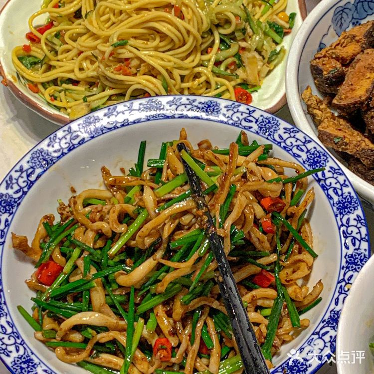 长沙/果然用心做菜的湘菜馆子饭点全是本地人太好吃了！