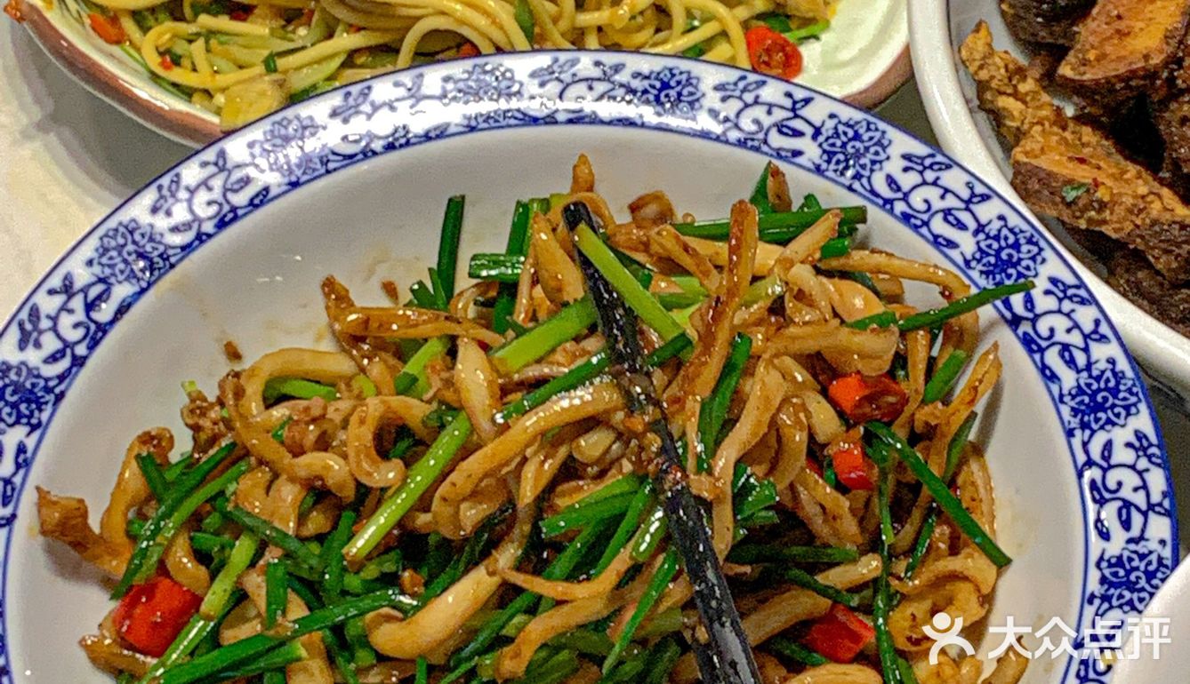 长沙/果然用心做菜的湘菜馆子饭点全是本地人太好吃了！