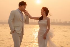 -雪中彩影婚纱摄影·微光艺术中心