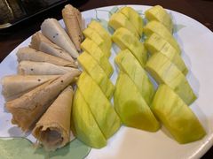 芒果和椰汁味蛋卷-Neary Khmer Restaurant