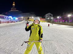 -采薇庄园四季滑雪场