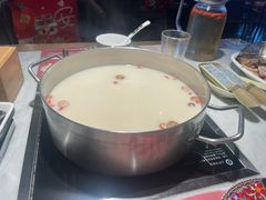 -尚尚仙·酸汤猪手·猪肚鸡火锅(华联万柳购物中心店)