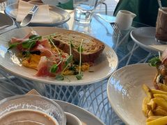 -Takapuna Beach Cafe