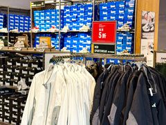 -王府井奥莱棋盘山小镇