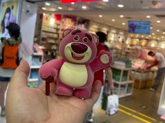 -名创优品(北京新中关购物中心地铁层店)