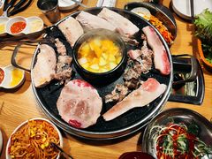 -江南猪肉商会无限续吃(弘大店)