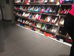 -唯品会(北京国瑞城店)