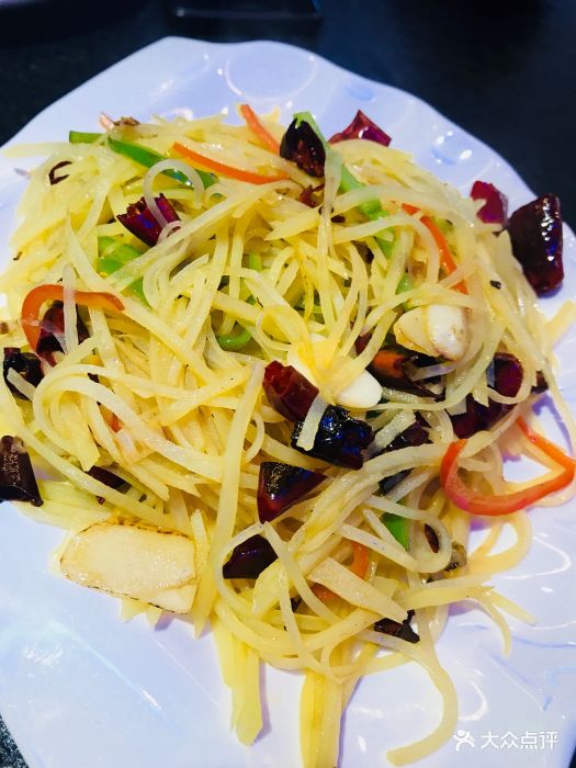 清真·转角爱上鱼-铁板烤鱼(万达店)酸辣土豆丝图片