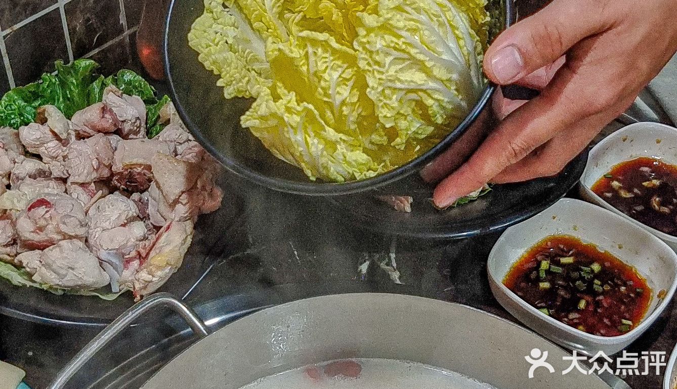 这碗奶呼呼的猪肚鸡汤简直绝了❗❗一口沦陷  