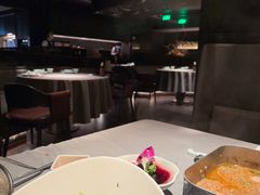 -左庭右院鲜牛肉火锅黑金店(陆家嘴中心店)