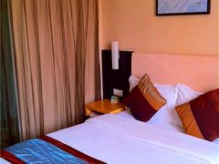 豪华标准大床房-美仑皓晖酒店