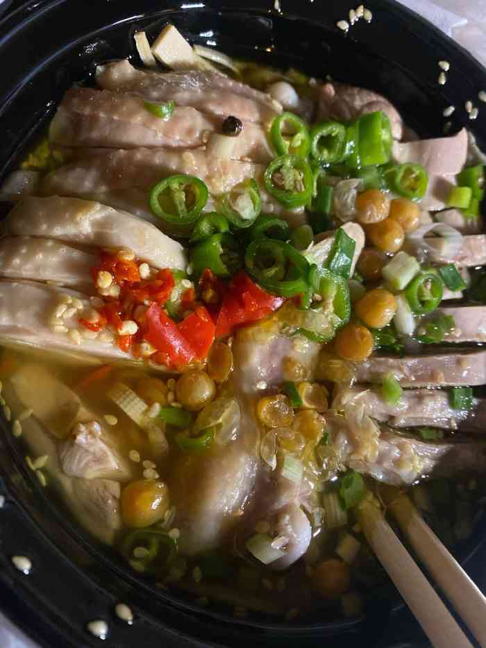 骄点 藤椒鸡米饭-"点了招牌的藤椒鸡,一看鸡肉还挺多,嗯开.